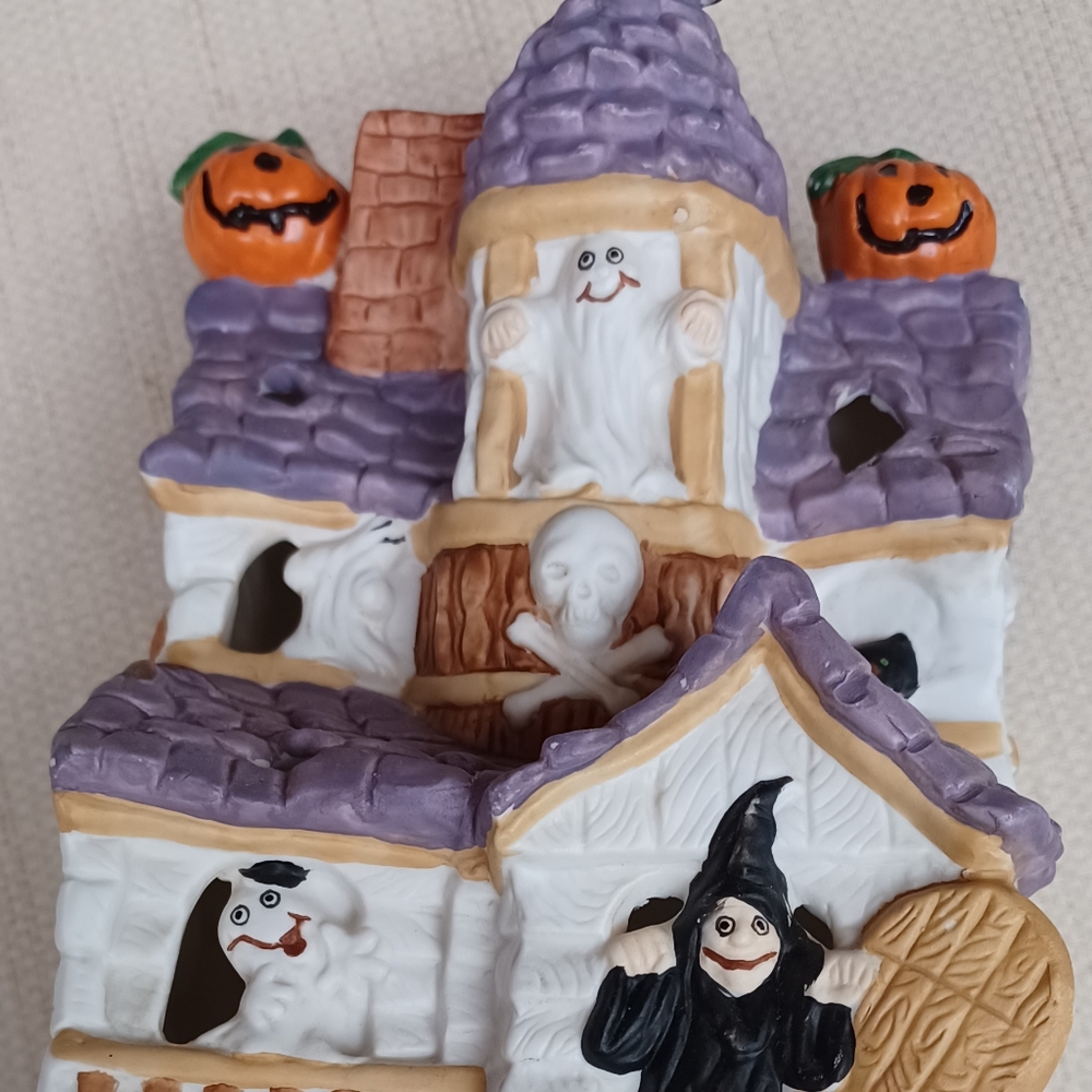 Creepy Cottage Halloween Cottage Decor Prettique Vintage 2001